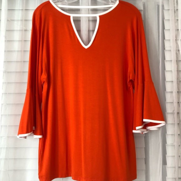 Bright blouse - Picture 2 of 4